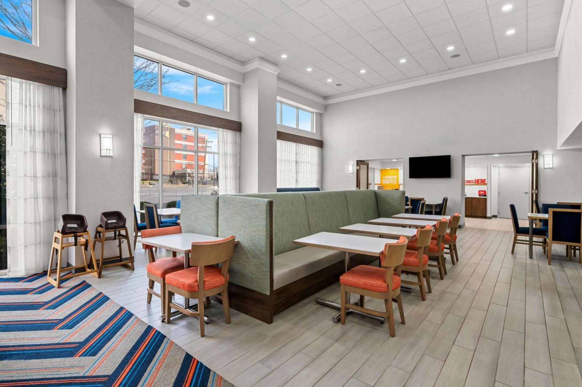 Hampton & Charlotte-airport Hotel