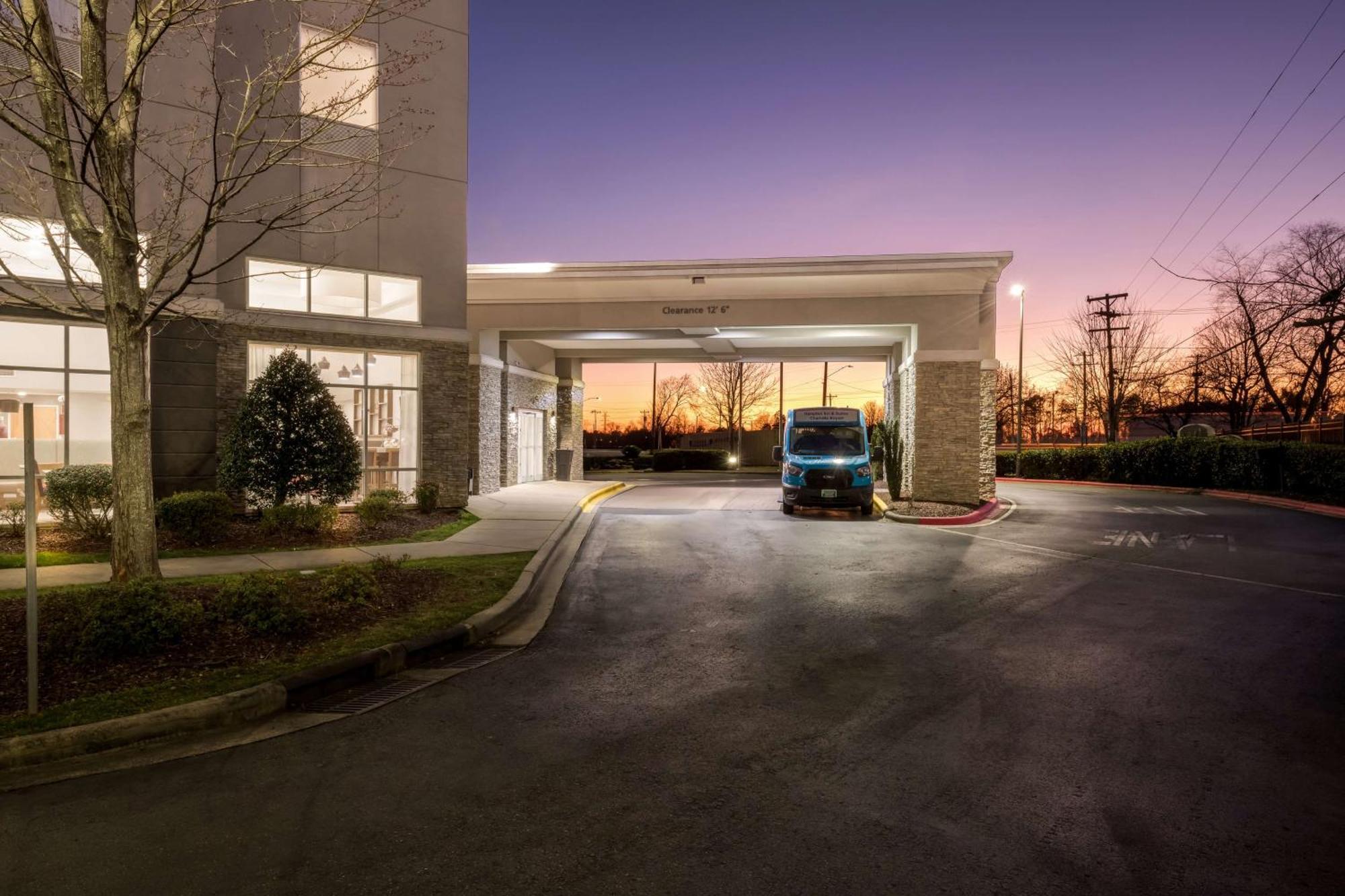 Hotel Hampton & Charlotte-airport